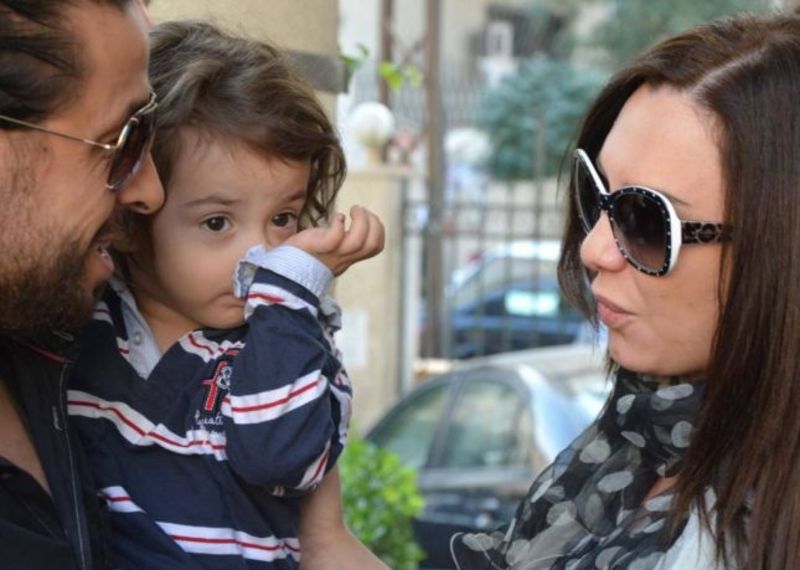 ابن رندة مرعشلي يستفقدها بحرقة وسلاف فواخرجي تجيب استفساراته